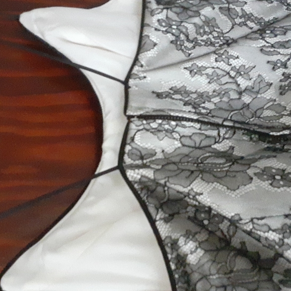 No Name 100% silk 2pc suit sz XS pit 15 inches lace Tuxedo style w/ beaded butto - Picture 10 of 12